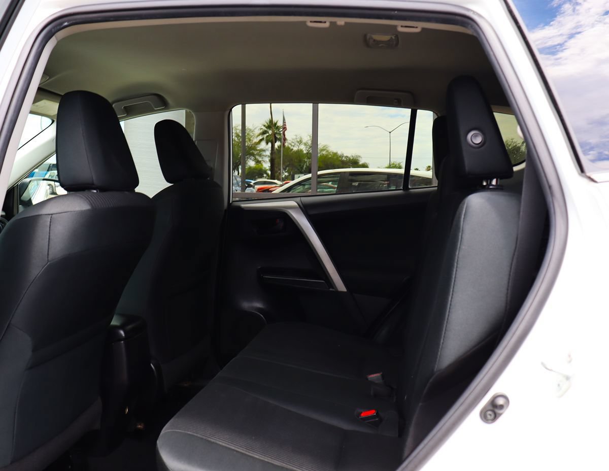 Used 2018 Toyota RAV4 LE w/ All Weather Liner Package FWD image 33