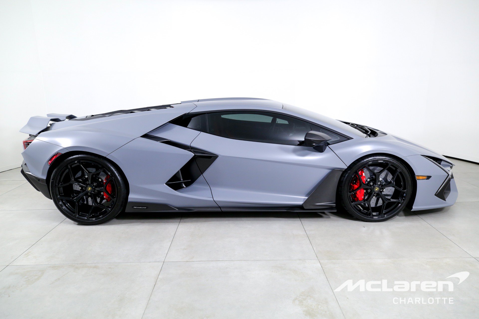 Used 2024 Lamborghini Revuelto AWD/4WD image 10