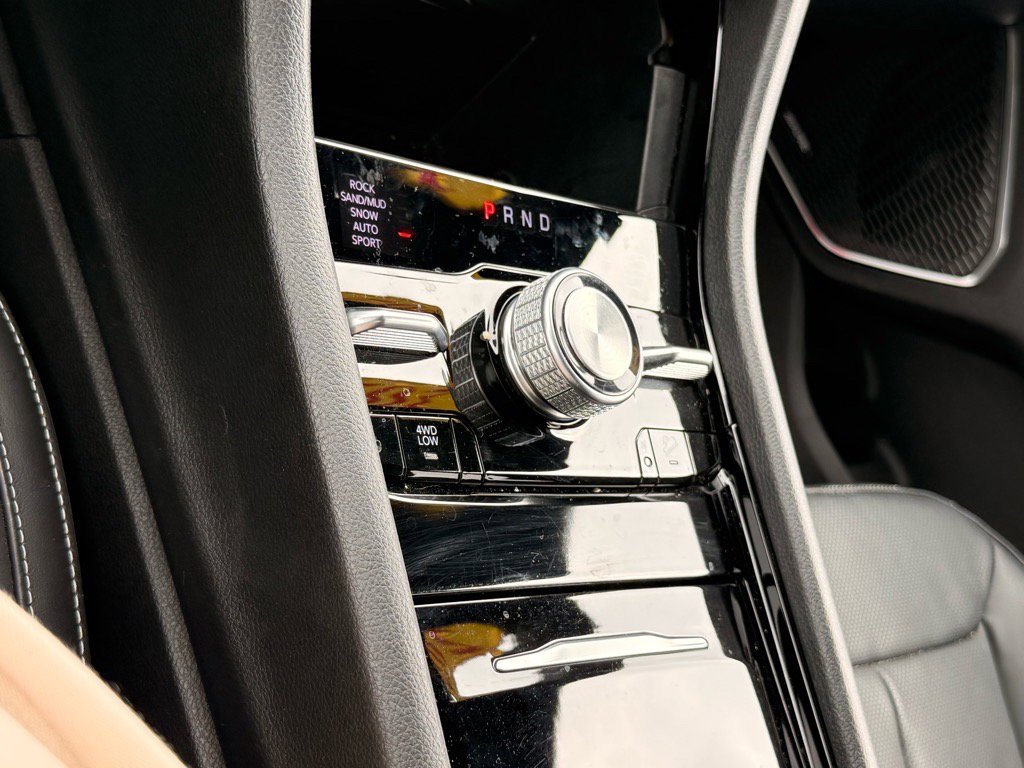 Used 2024 Jeep Grand Cherokee L Overland w/ Trailer Tow Package image 26