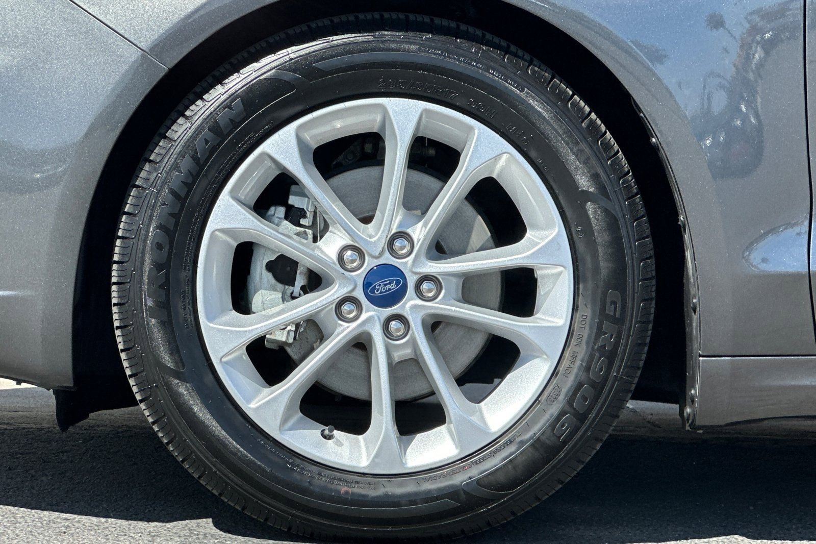 Certified 2020 Ford Fusion SE FWD image 25