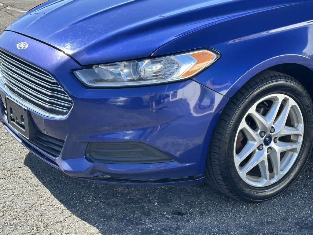 Used 2016 Ford Fusion SE FWD image 8