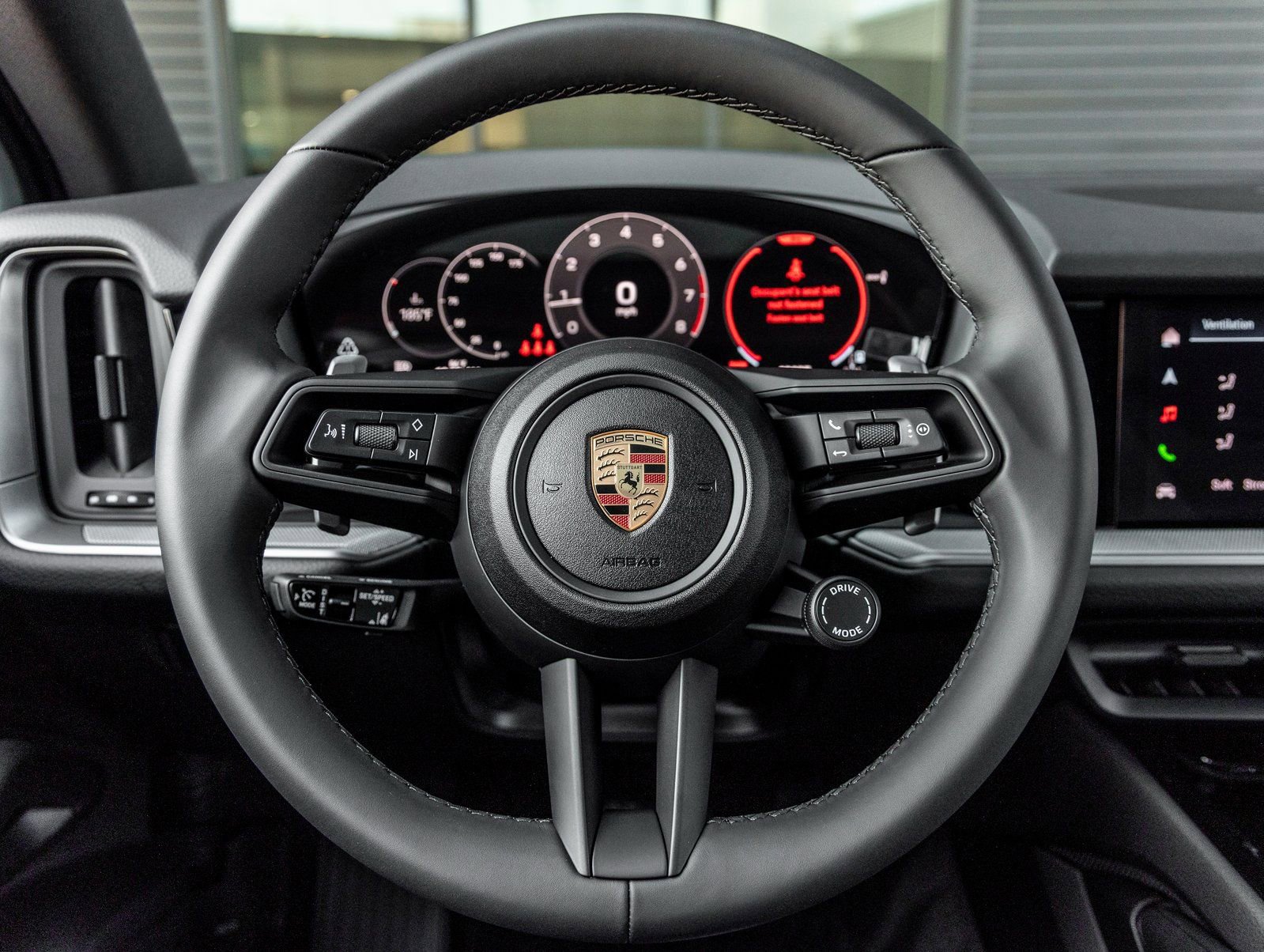 Certified 2025 Porsche Cayenne image 25