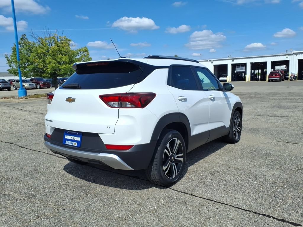 Used 2023 Chevrolet TrailBlazer LT FWD image 7