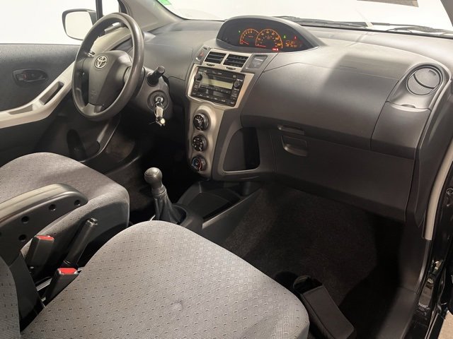 Used 2010 Toyota Yaris 2-Door Hatchback image 10