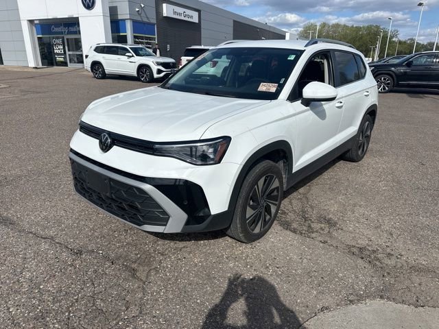 Used 2025 Volkswagen Taos SE AWD/4WD image 7