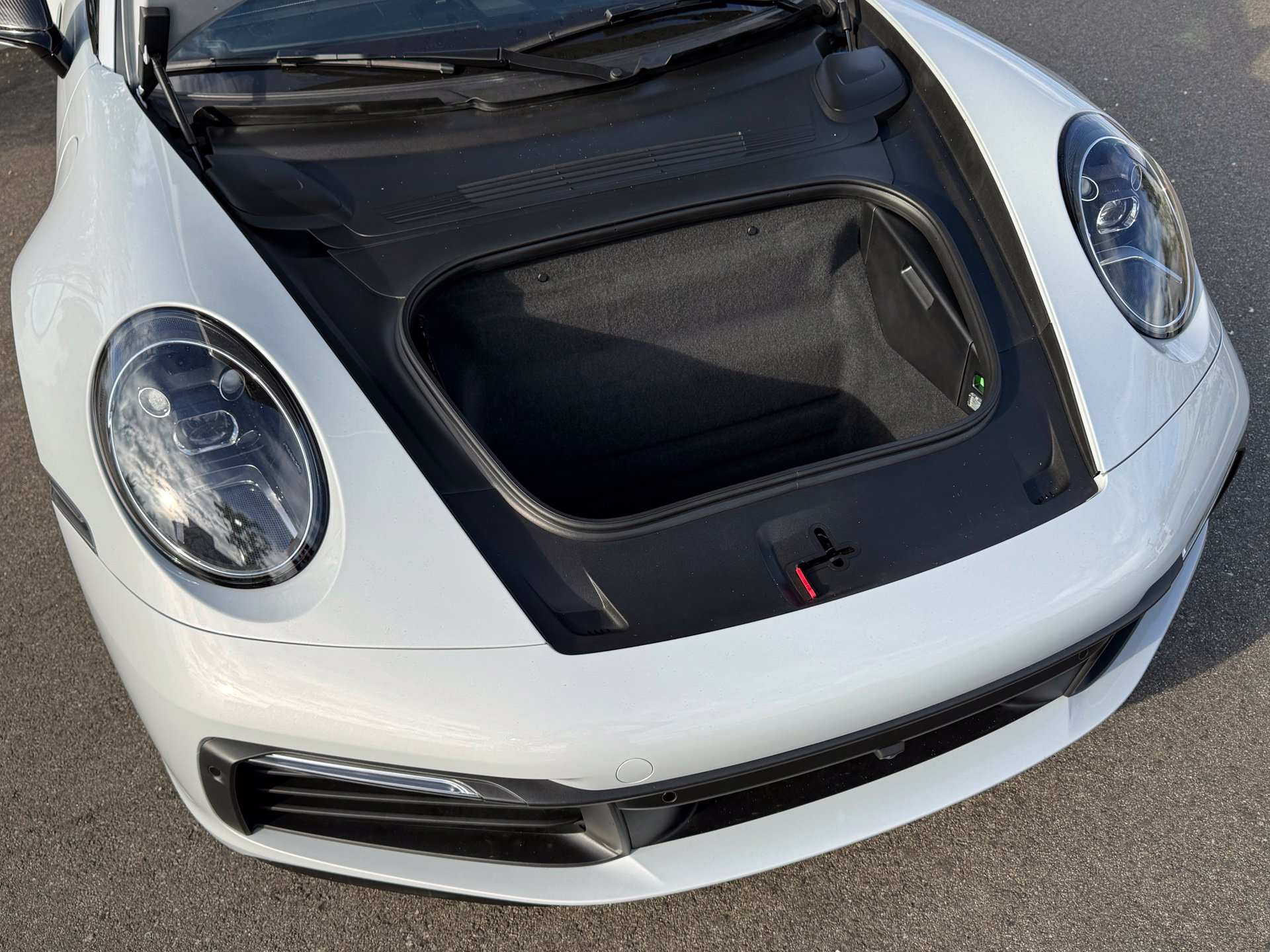 Used 2024 Porsche 911 Carrera RWD image 31