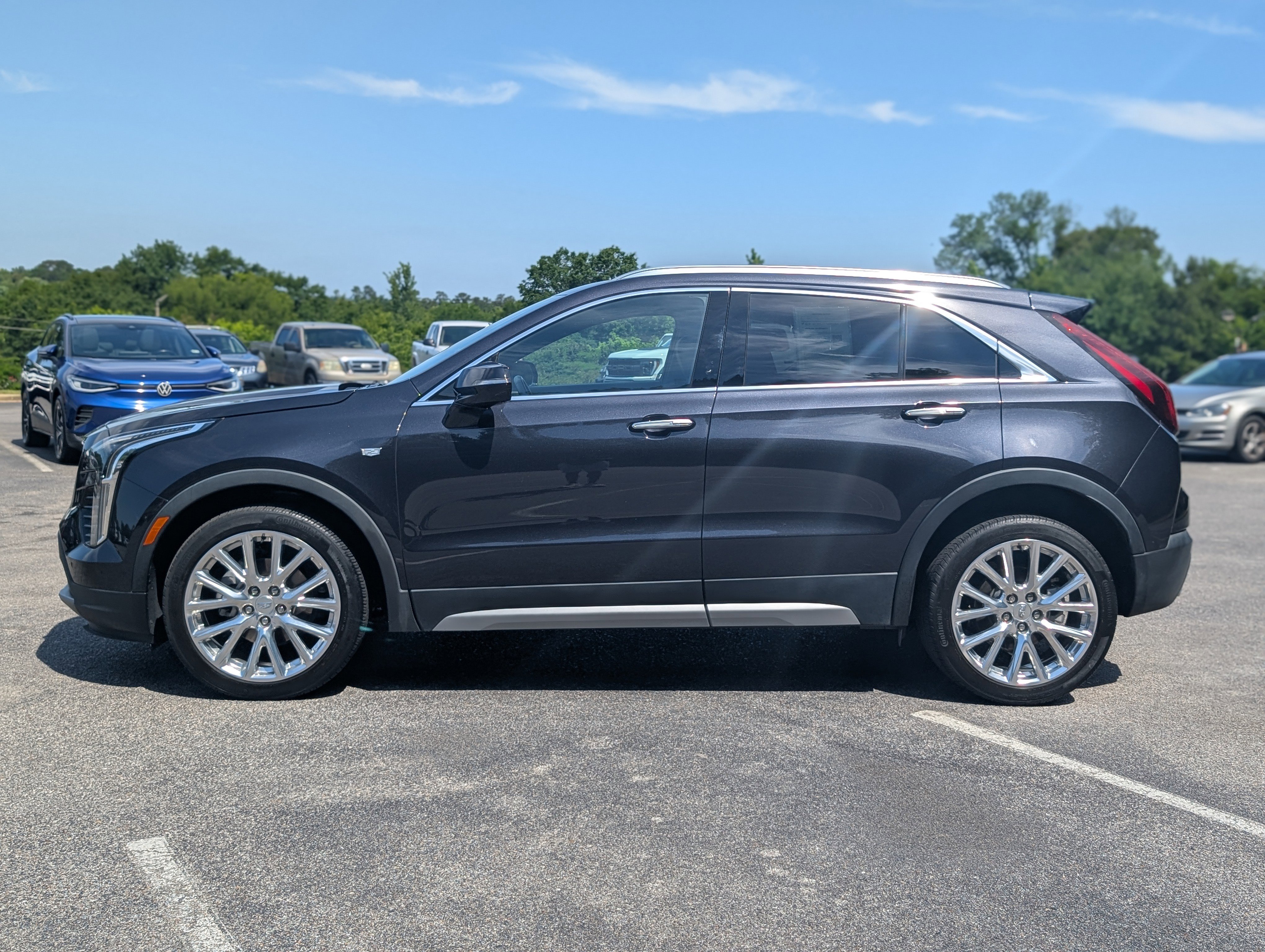 Used 2023 Cadillac XT4 Premium Luxury FWD image 6