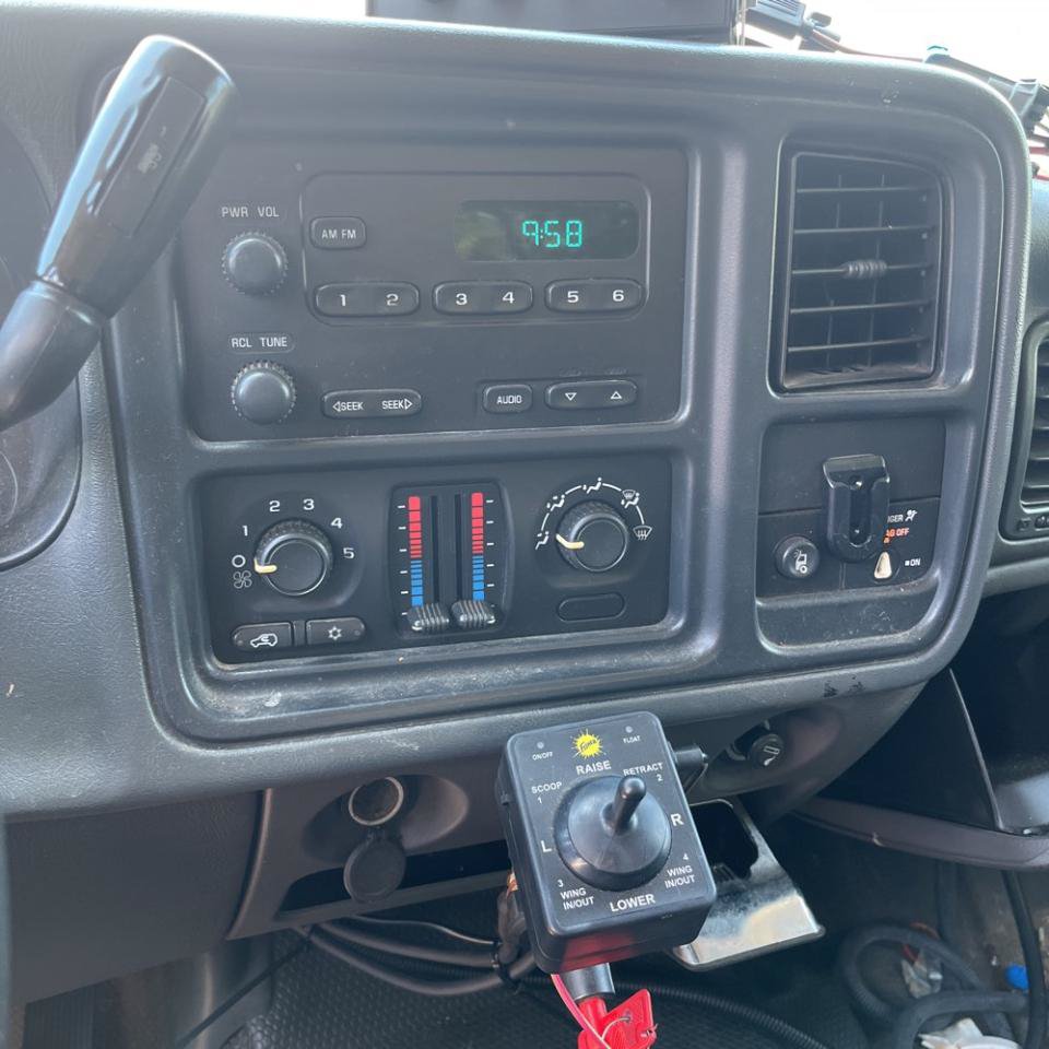 Used 2007 GMC Sierra 2500 W/T w/ Snow Plow Prep Package AWD/4WD image 14