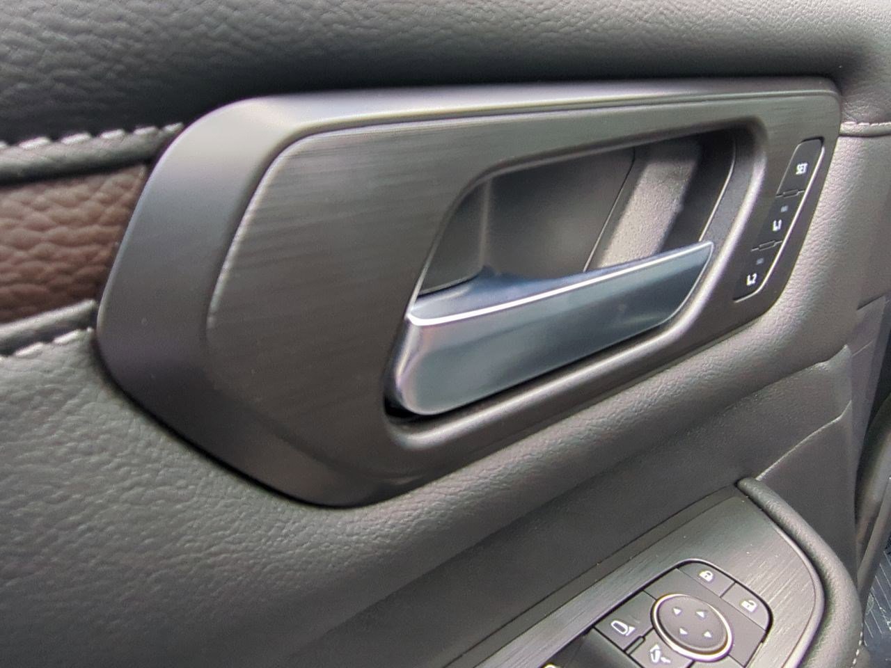 New 2025 Nissan Armada Platinum Reserve image 13