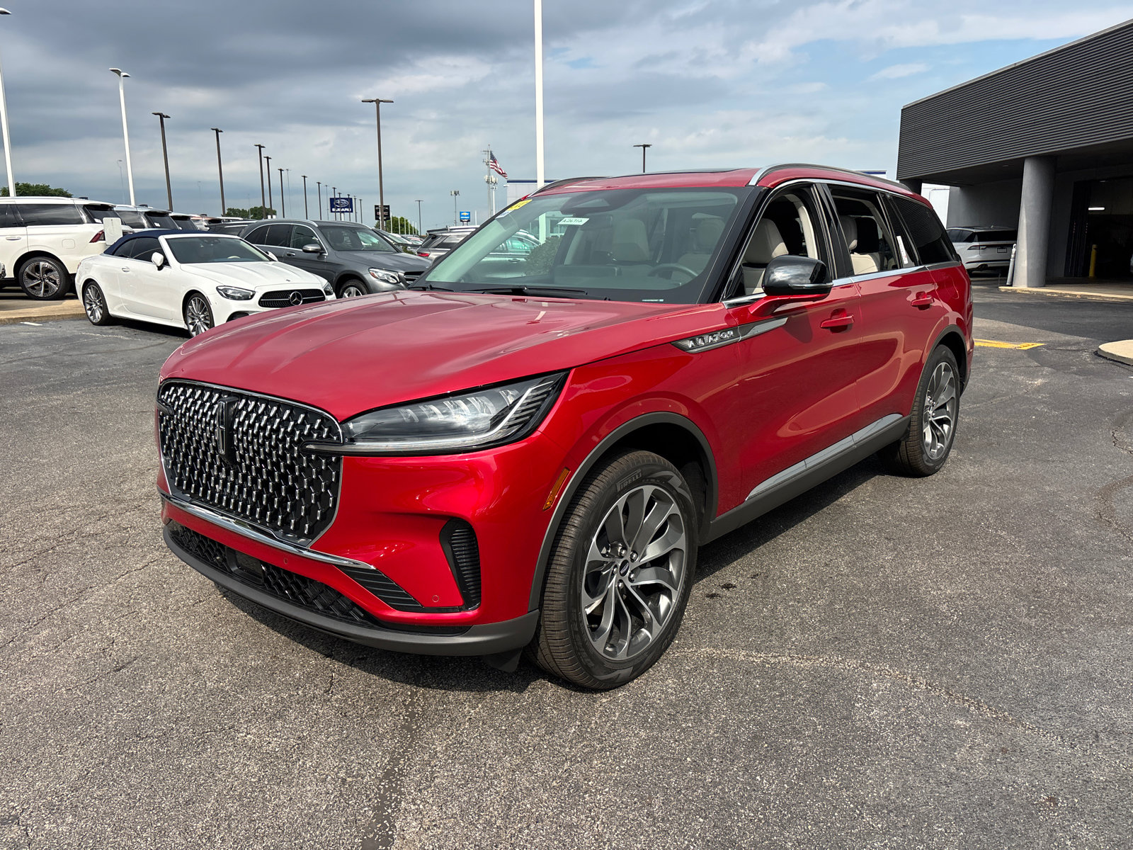 New 2026 Lincoln Aviator AWD image 3