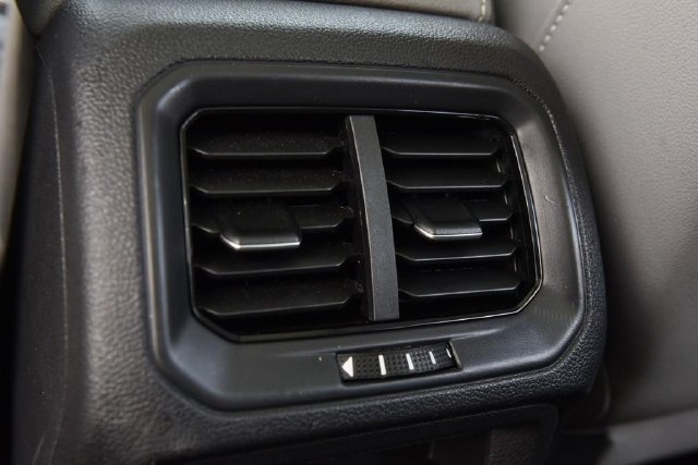 Used 2024 Volkswagen Taos SE w/ Panoramic Sunroof Package AWD/4WD image 24
