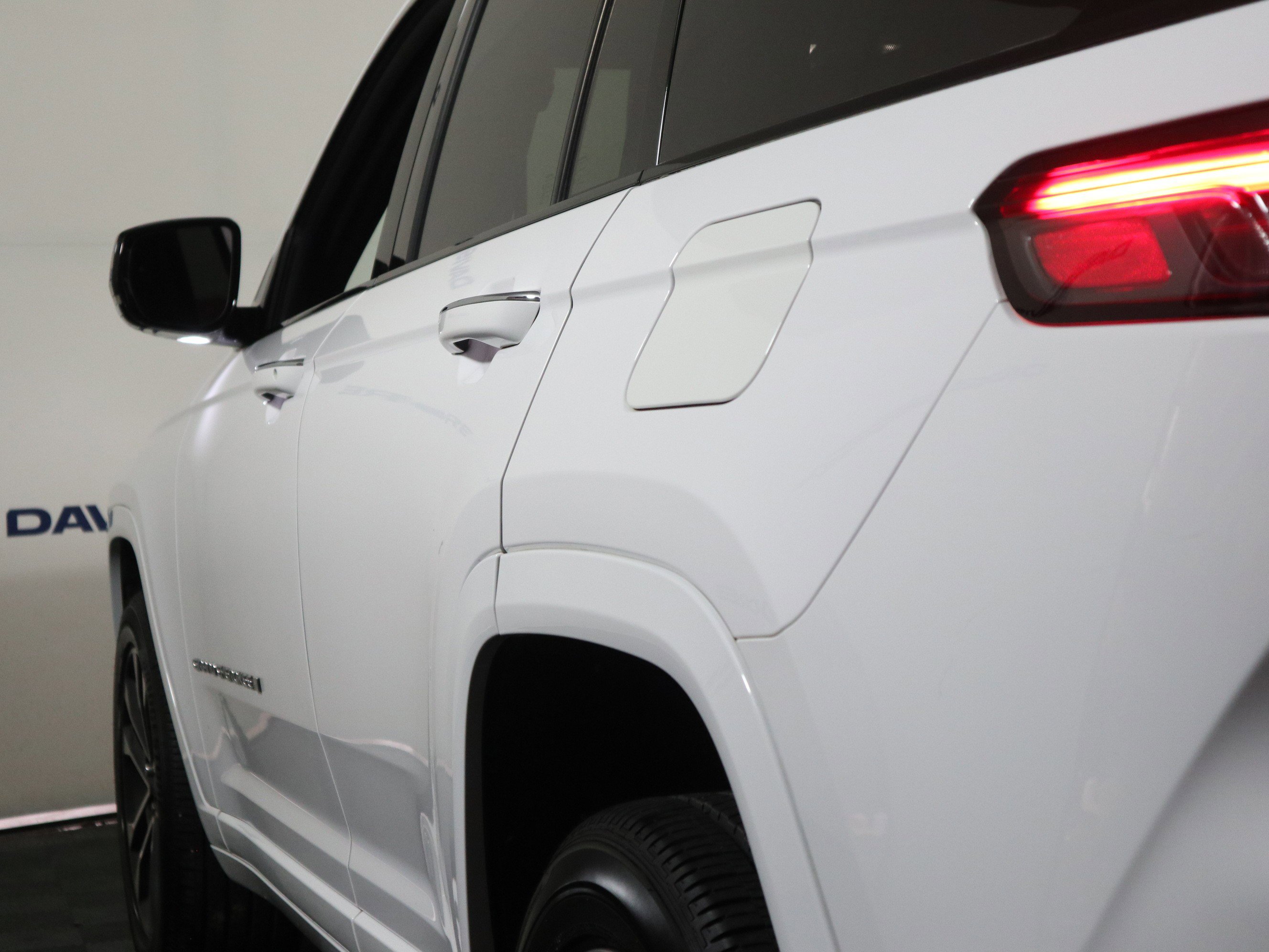 Used 2022 Jeep Grand Cherokee Overland w/ Luxury Tech Group IV image 10