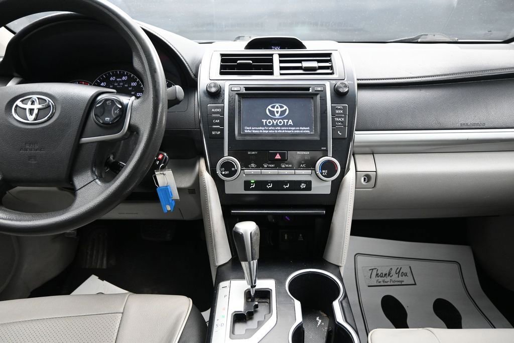 Used 2014 Toyota Camry LE FWD image 17