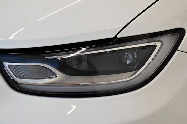 Used 2023 Chrysler Pacifica Touring-L image 17