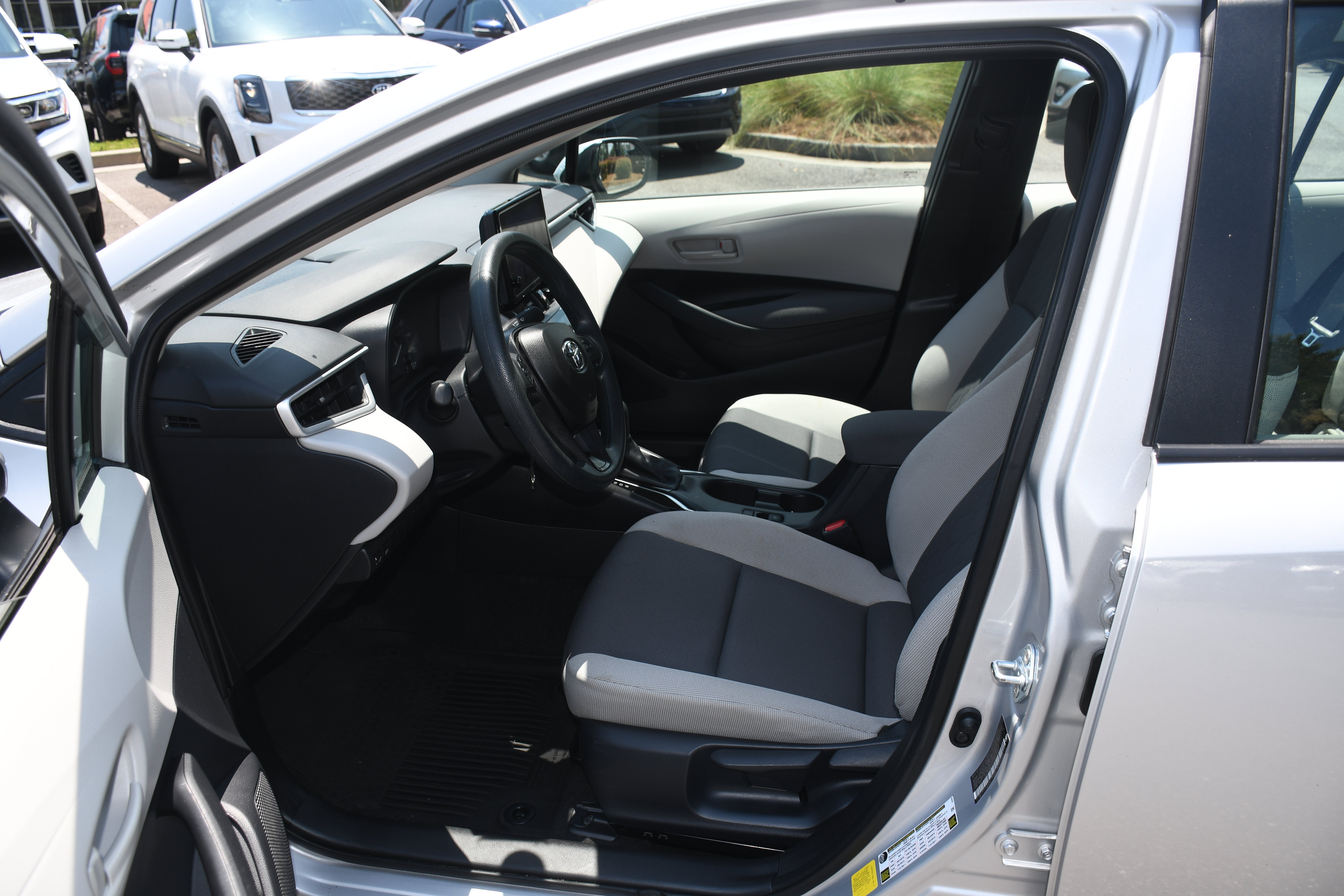 Certified 2025 Toyota Corolla LE FWD image 7