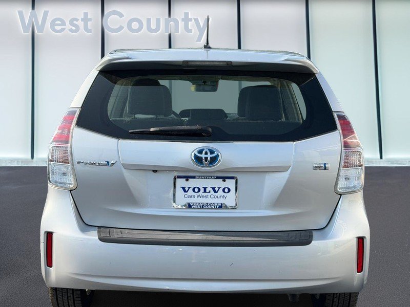 Used 2017 Toyota Prius V Two w/ Carpet Mat Package FWD image 5
