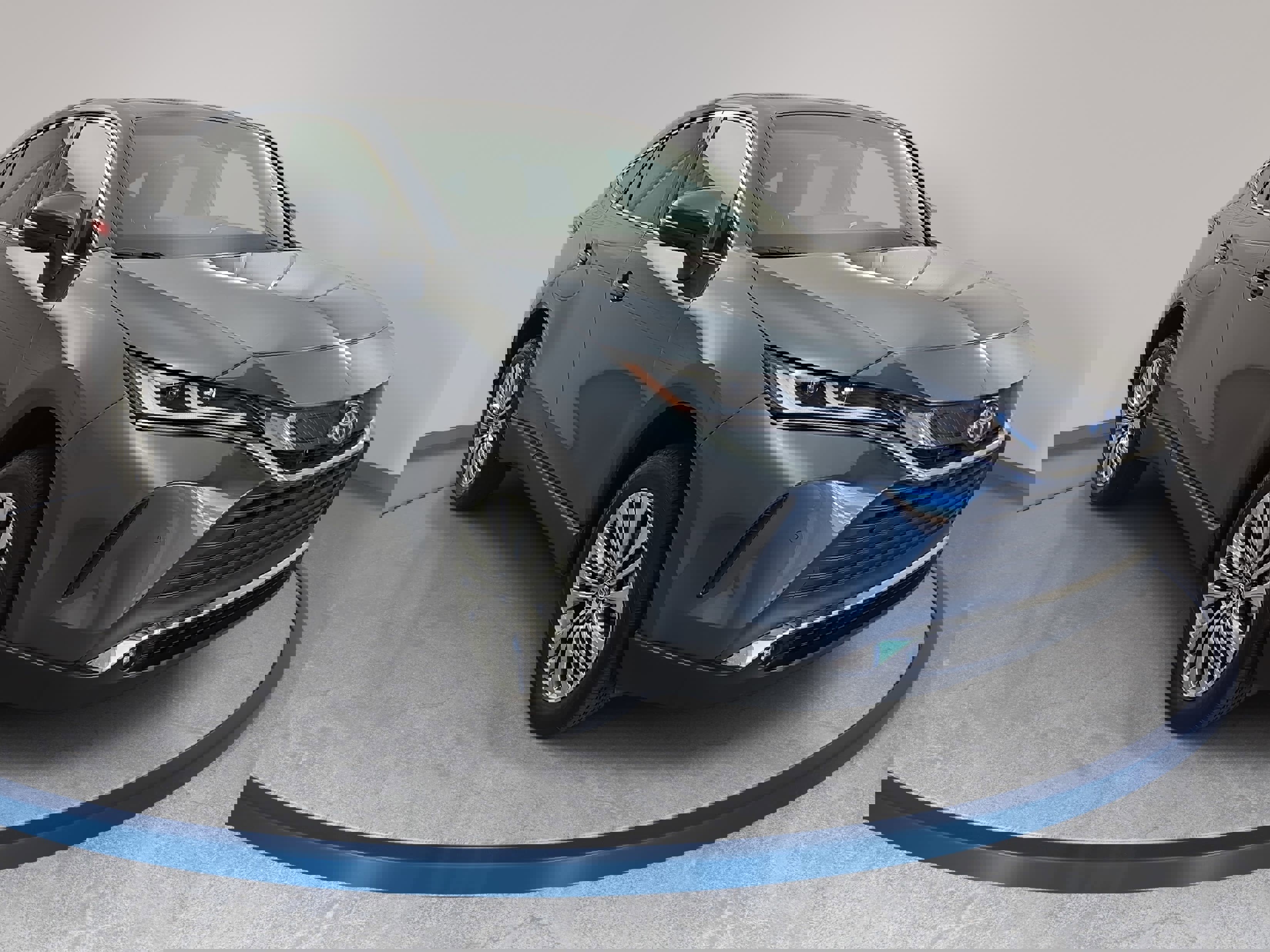 Used 2024 Toyota Venza Limited AWD/4WD image 3