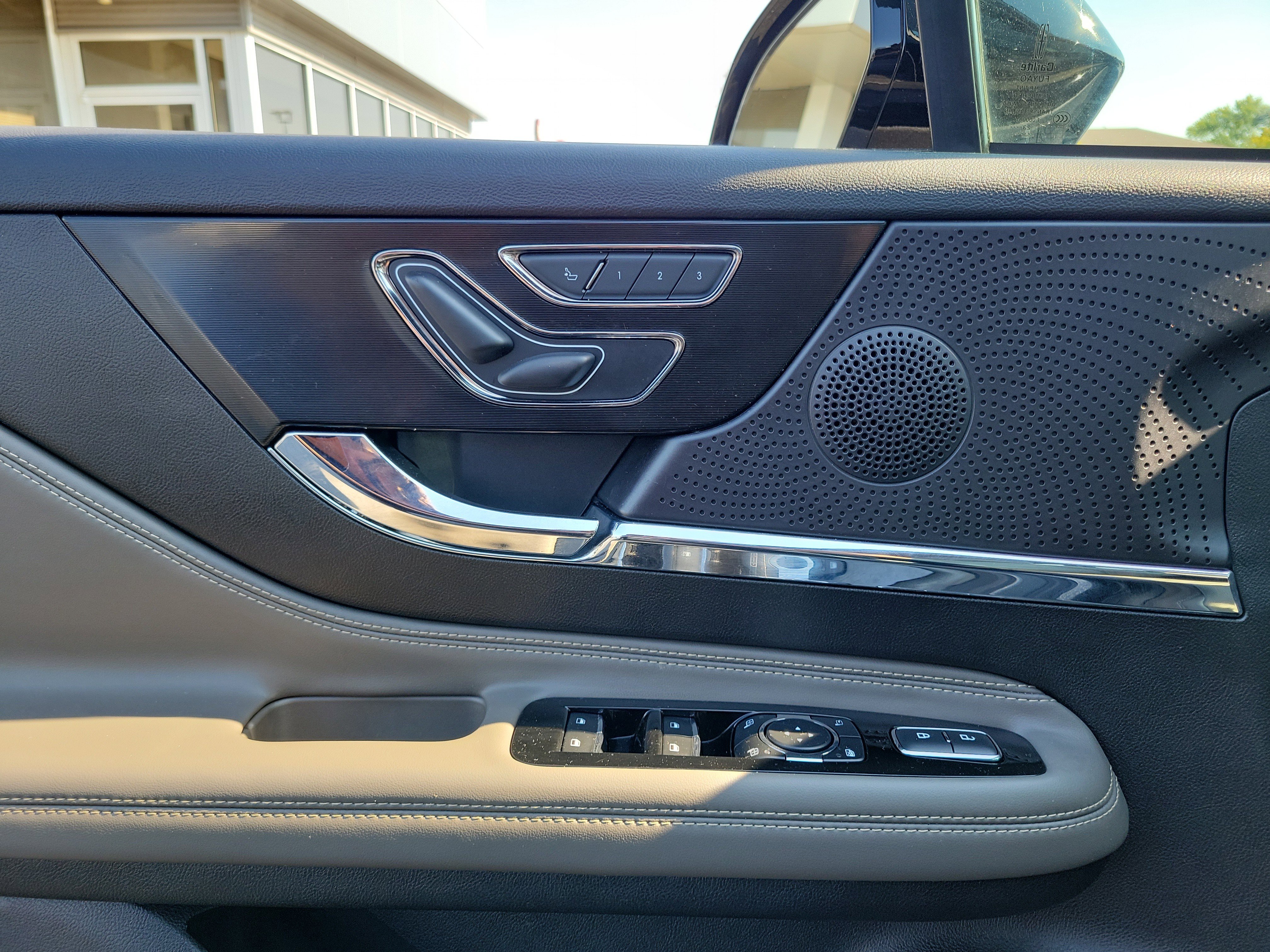 Certified 2024 Lincoln Corsair AWD w/ Equipment Group 101A image 19