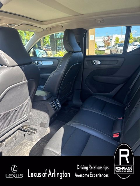Used 2020 Volvo XC40 T5 Momentum w/ Protection Package Premier AWD/4WD image 7