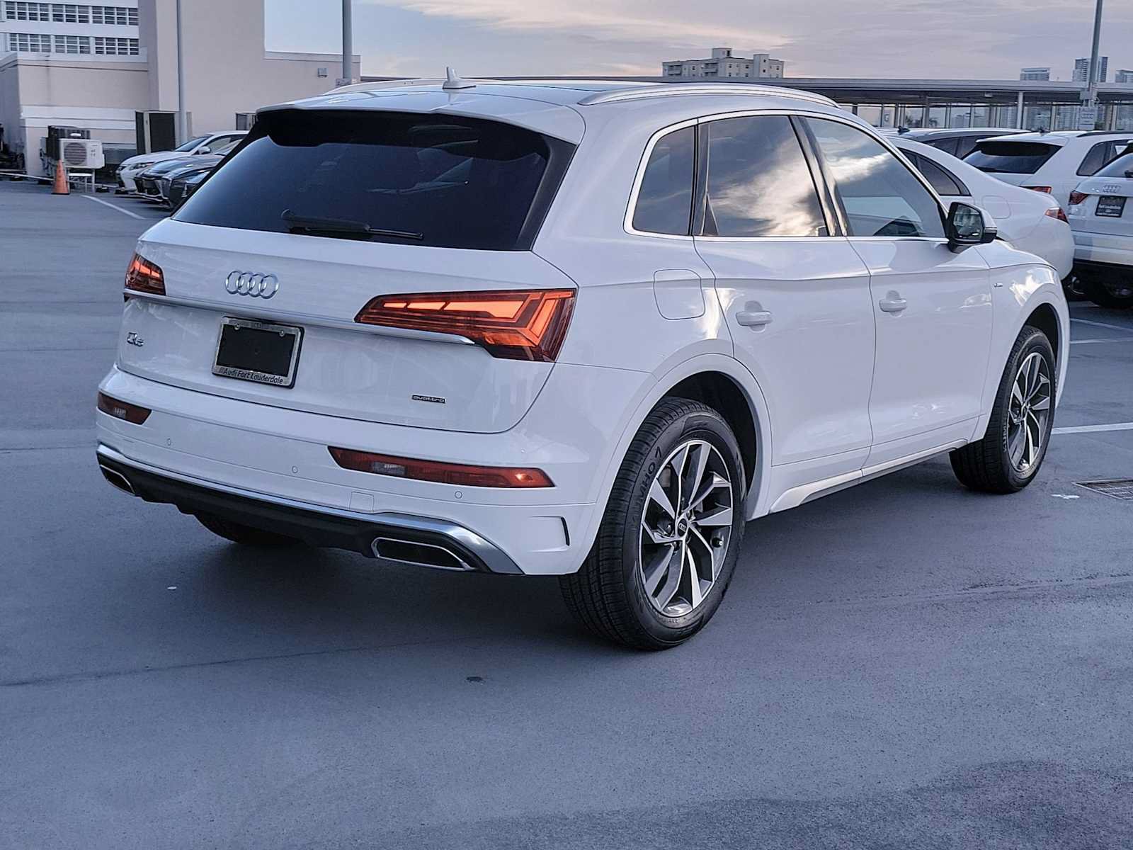 Certified 2023 Audi Q5 2.0T Premium w/ Convenience Package AWD/4WD image 6