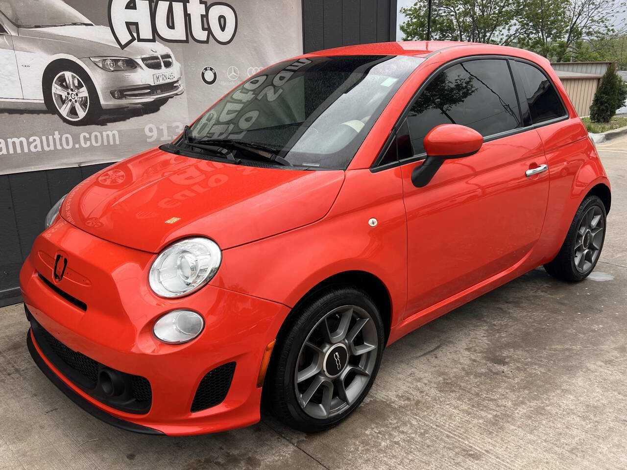Used 2019 FIAT 500 Pop w/ Popular Equipment Package FWD image 1