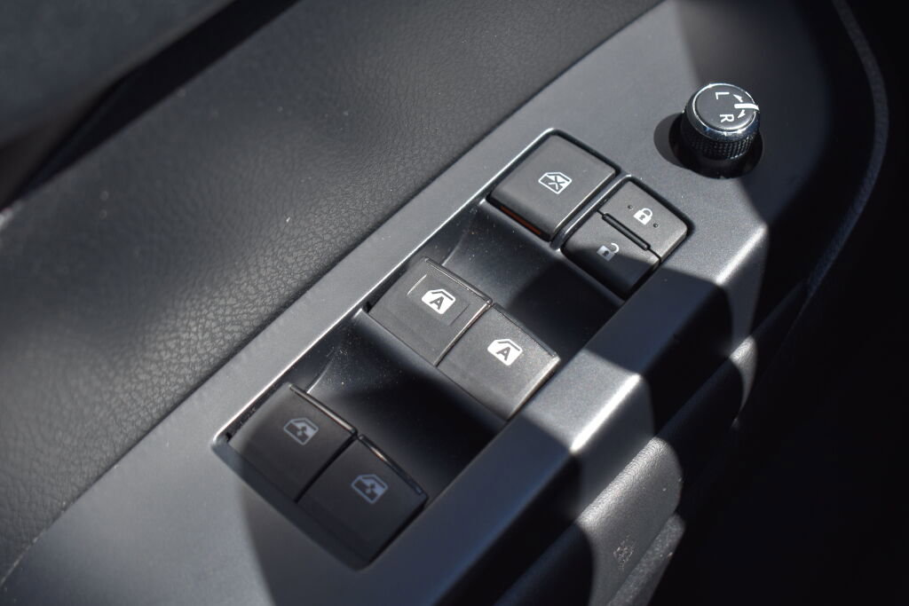 Certified 2017 Toyota Highlander Plus image 15