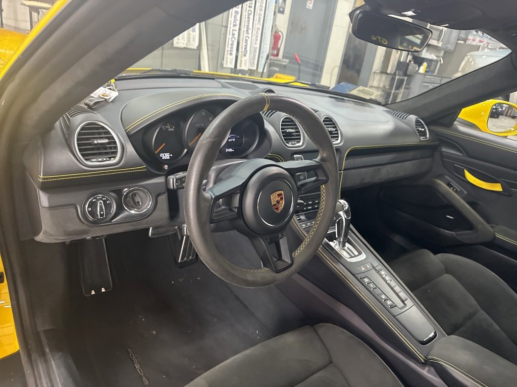 Used 2022 Porsche 718 Cayman GT4 image 13