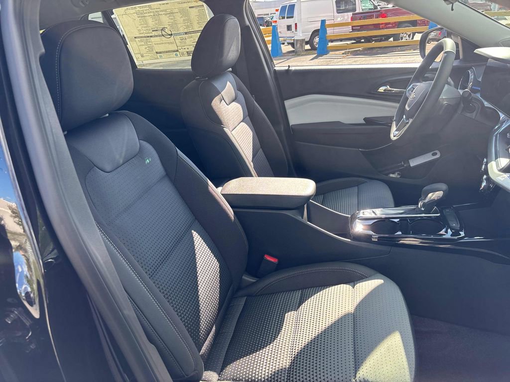 New 2026 Chevrolet Trax LT w/ Driver Confidence Package image 44