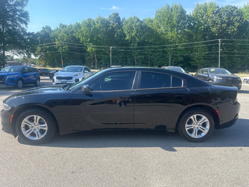 Used 2021 Dodge Charger SXT w/ Leather Interior Group RWD image 4