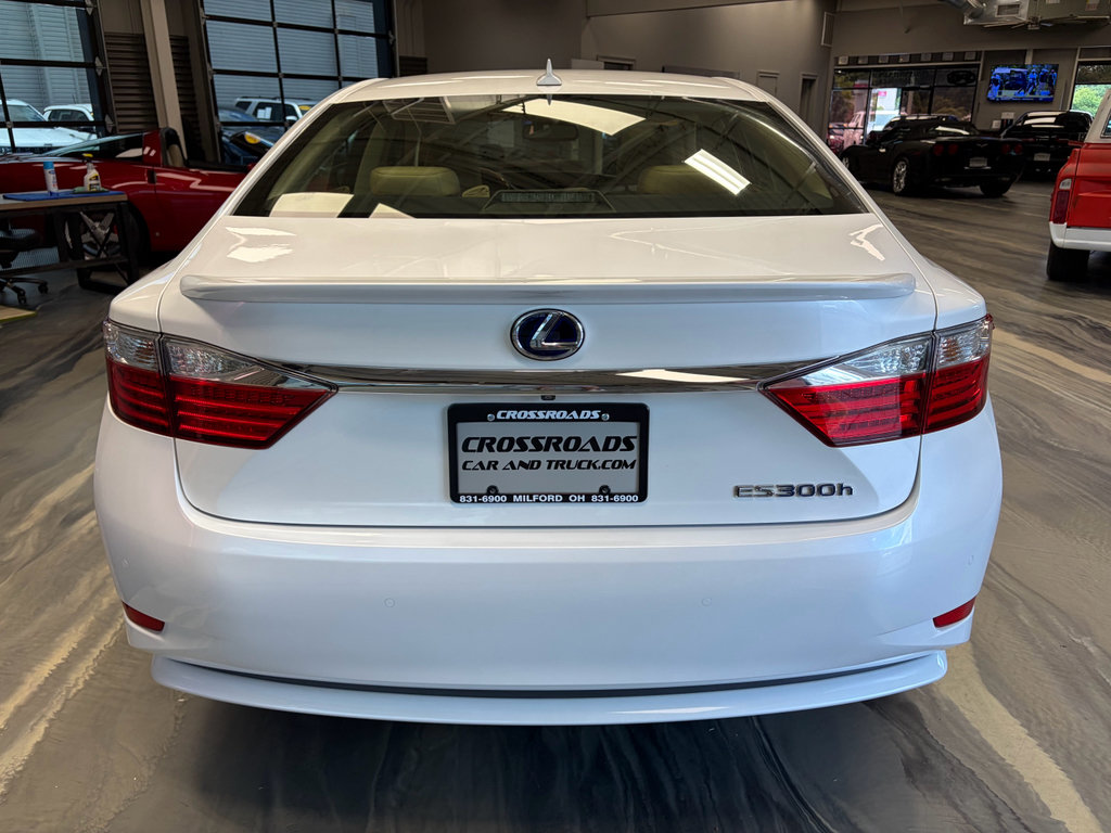 Used 2013 Lexus ES 300h w/ Luxury Pkg FWD image 34