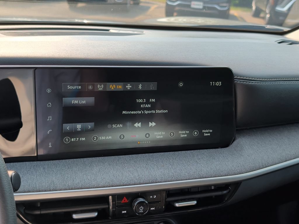 Used 2025 Nissan Kicks SV FWD image 14