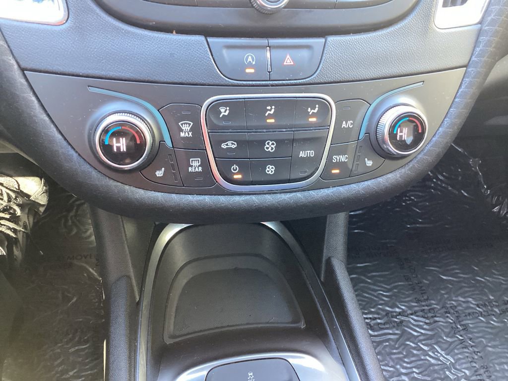 Used 2020 Chevrolet Malibu LT image 34