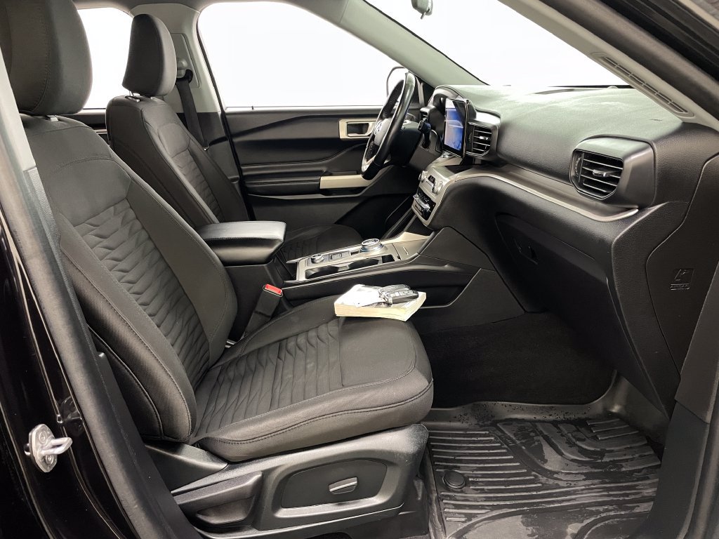 Used 2021 Ford Explorer XLT AWD/4WD image 37