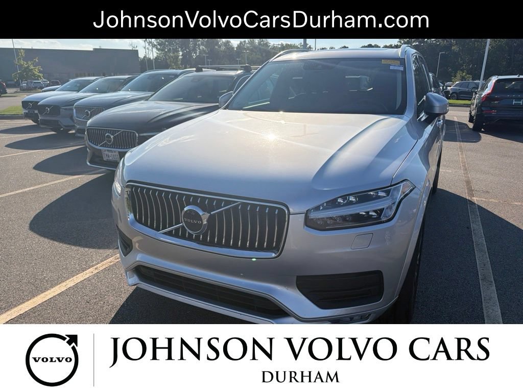 Used 2021 Volvo XC90 T5 Momentum w/ Climate Package FWD image 3