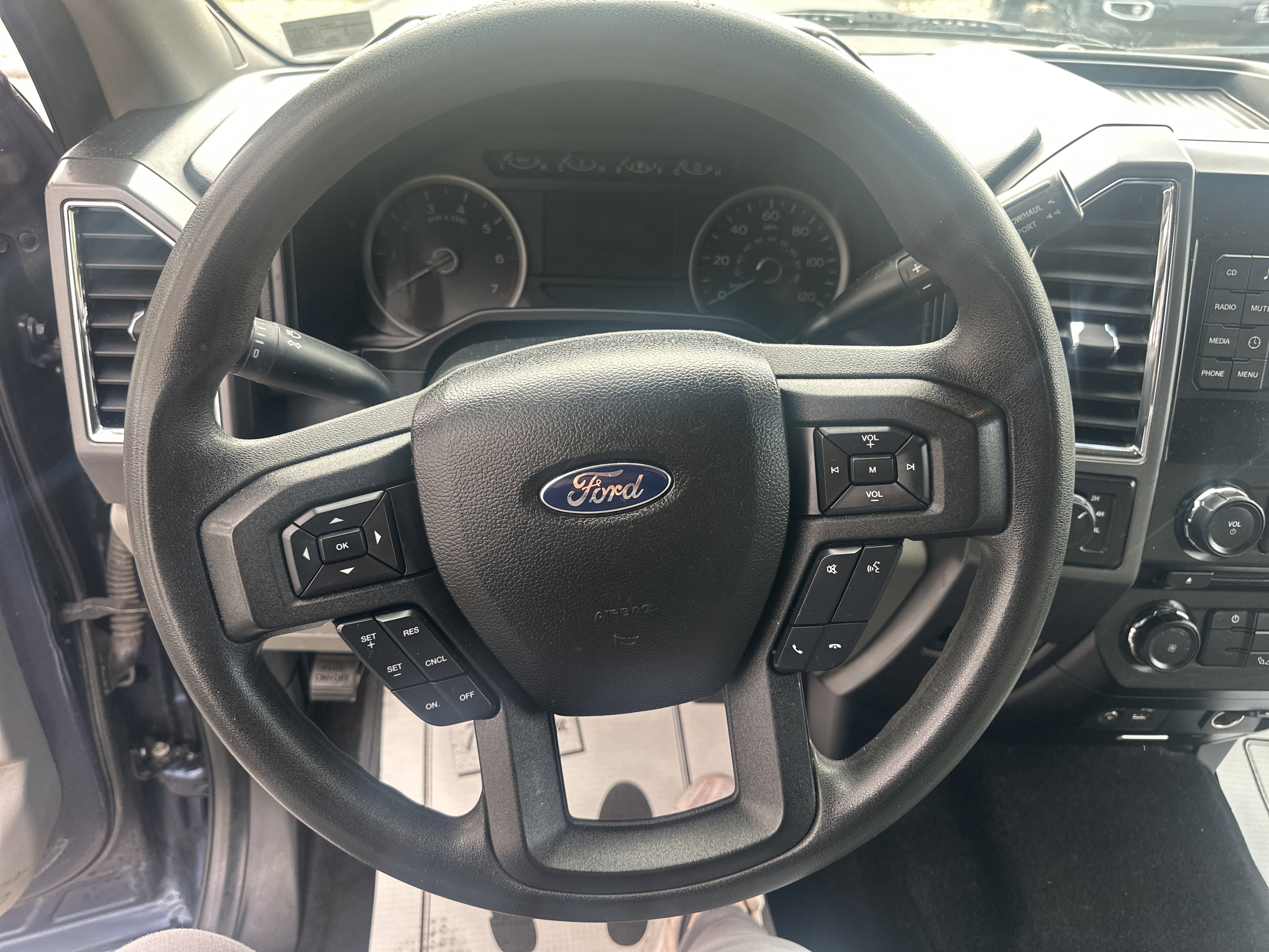 Used 2015 Ford F150 XLT AWD/4WD image 17