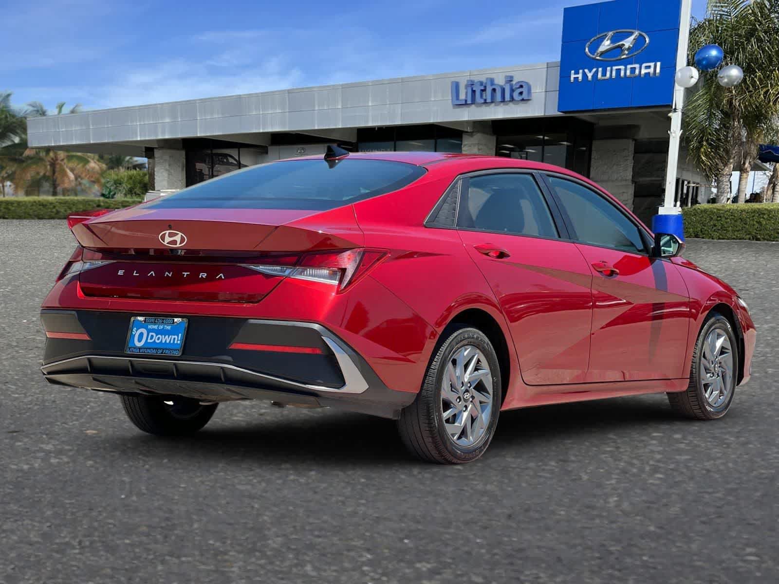 Used 2024 Hyundai Elantra SEL FWD video 3