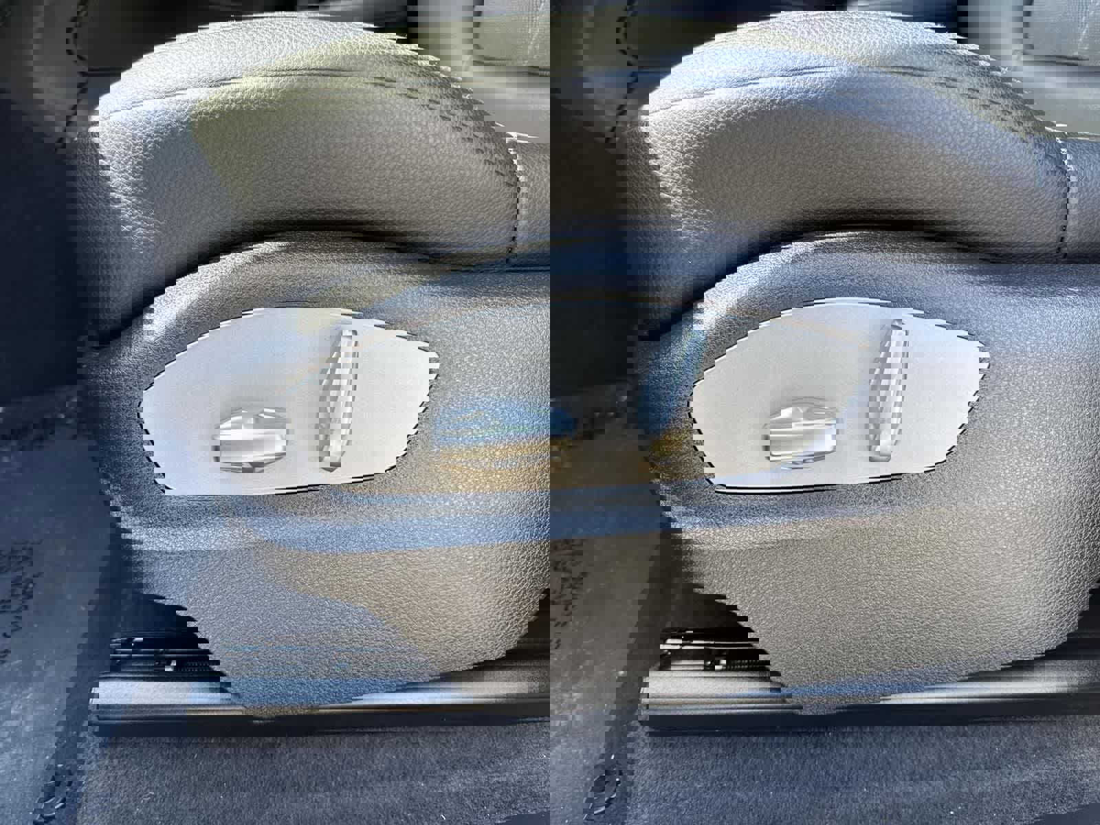 Used 2022 Porsche Macan image 24