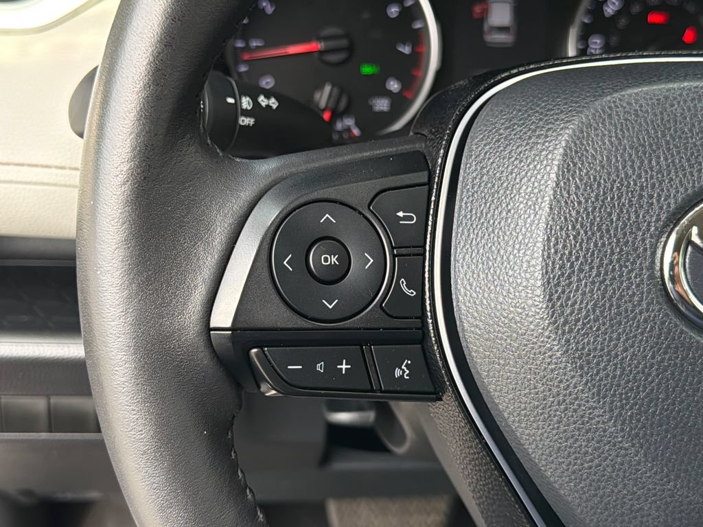 Used 2021 Toyota RAV4 XLE Premium AWD/4WD image 19
