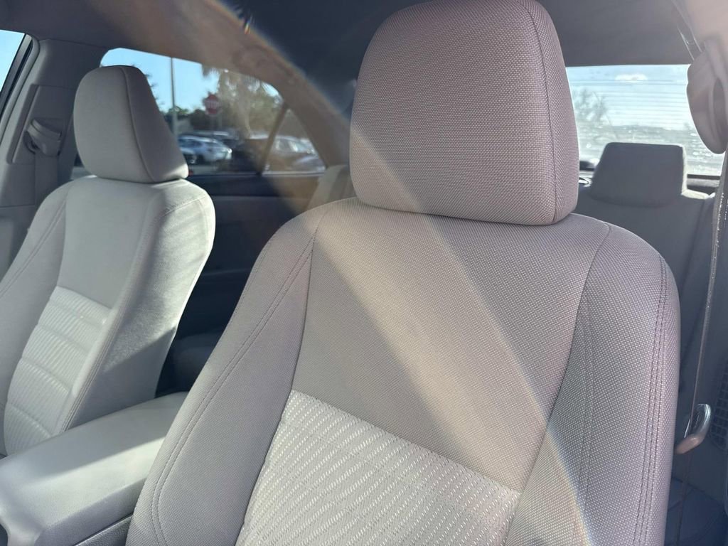 Used 2016 Toyota Camry LE FWD image 26