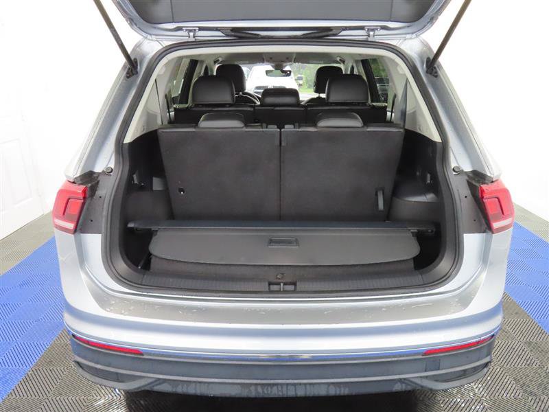 Used 2023 Volkswagen Tiguan SE FWD image 12