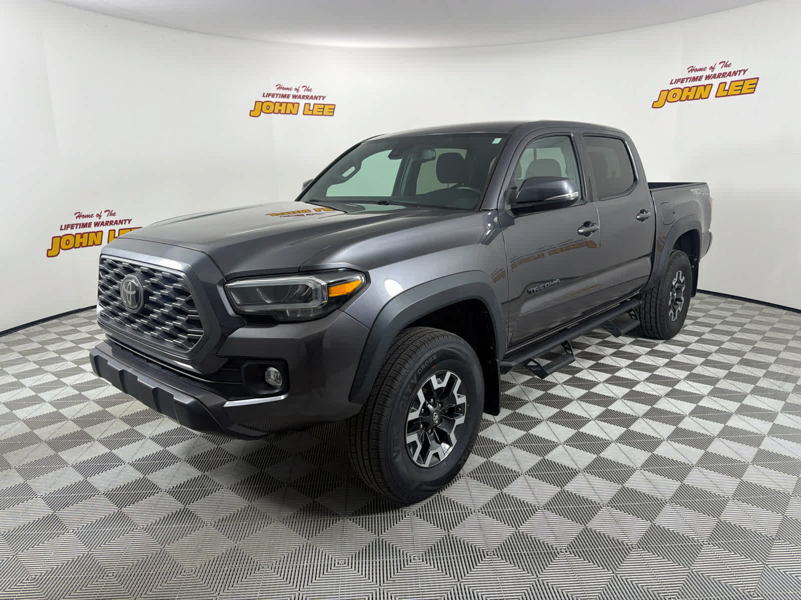 Used 2021 Toyota Tacoma TRD Off-Road w/ Technology Package AWD/4WD image 1