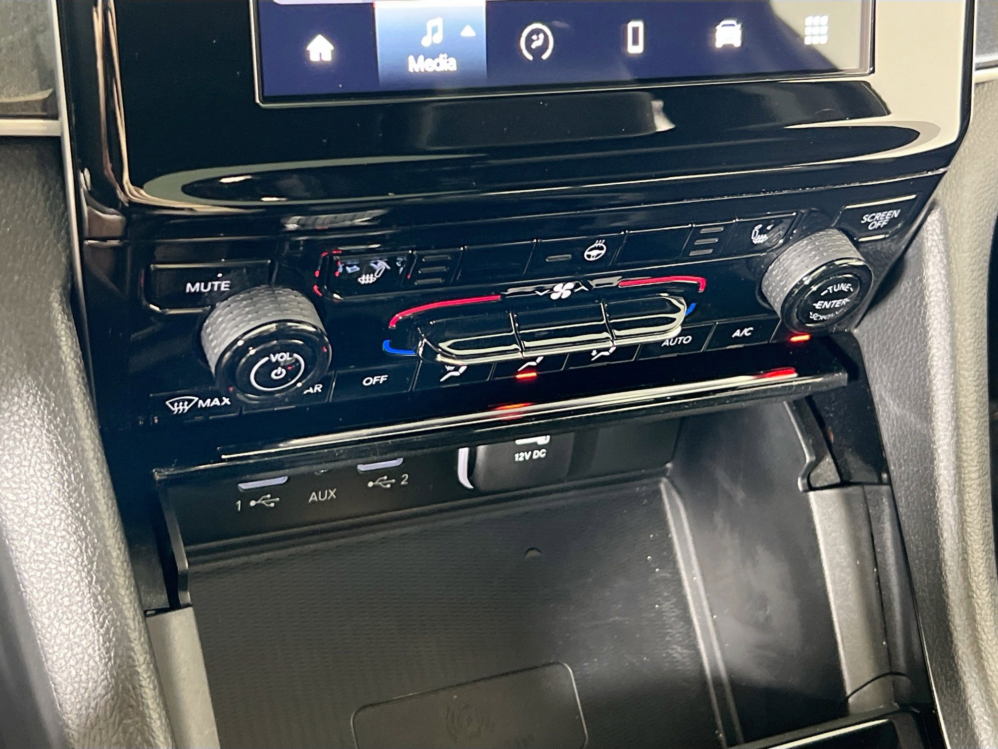 Used 2023 Jeep Grand Cherokee Altitude image 15