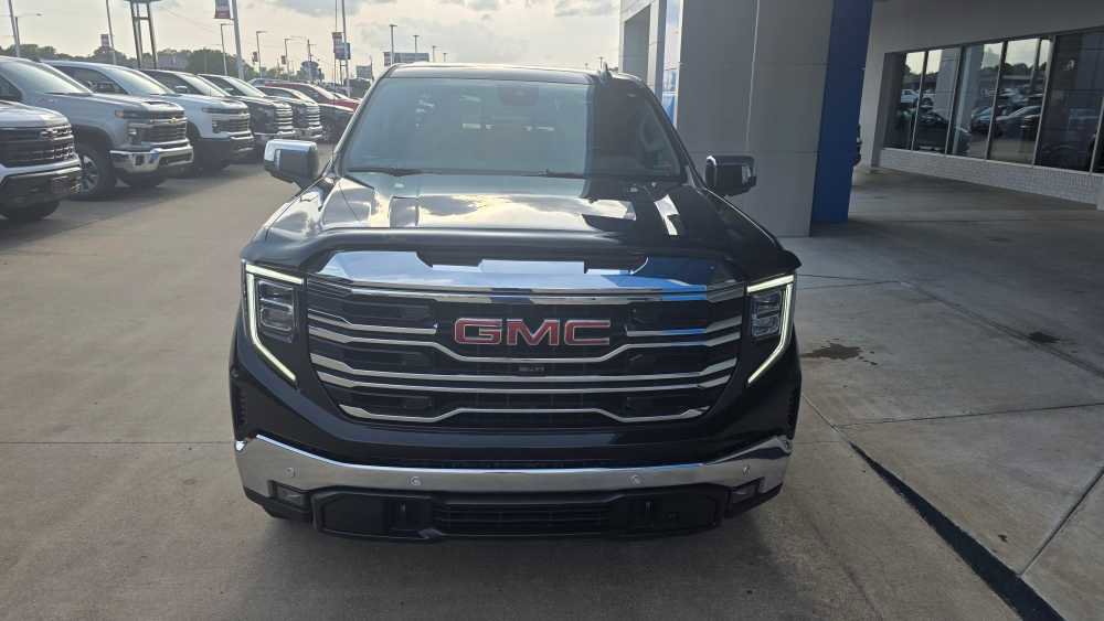 Used 2024 GMC Sierra 1500 SLT w/ SLT Premium Plus Package AWD/4WD image 8