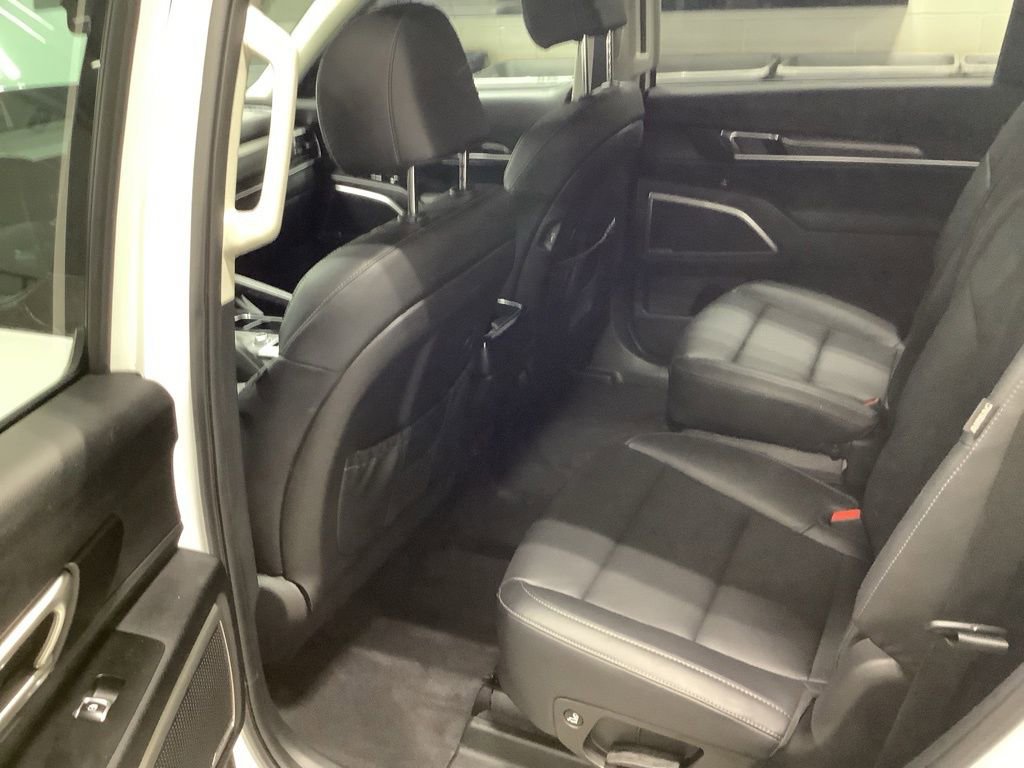 Used 2023 Kia Telluride S image 14