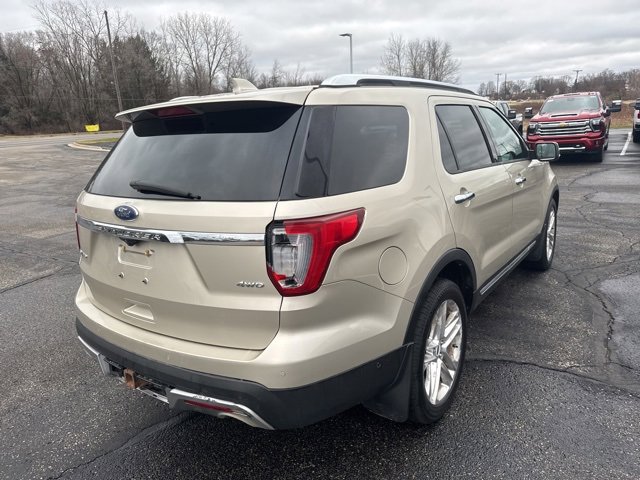 Used 2017 Ford Explorer Limited w/ Equipment Group 301A image 3