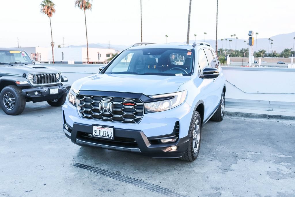 Used 2024 Honda Passport TrailSport image 3
