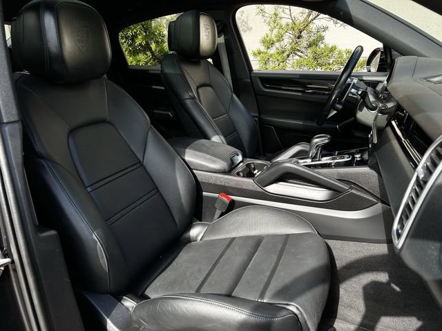 Used 2022 Porsche Cayenne Platinum Edition AWD/4WD image 29