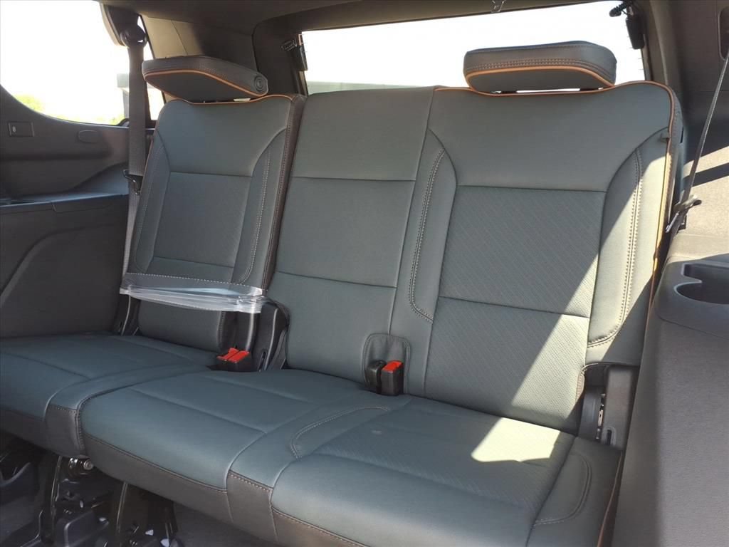 New 2026 GMC Yukon AT4 w/ AT4 Premium Plus Package AWD/4WD image 15