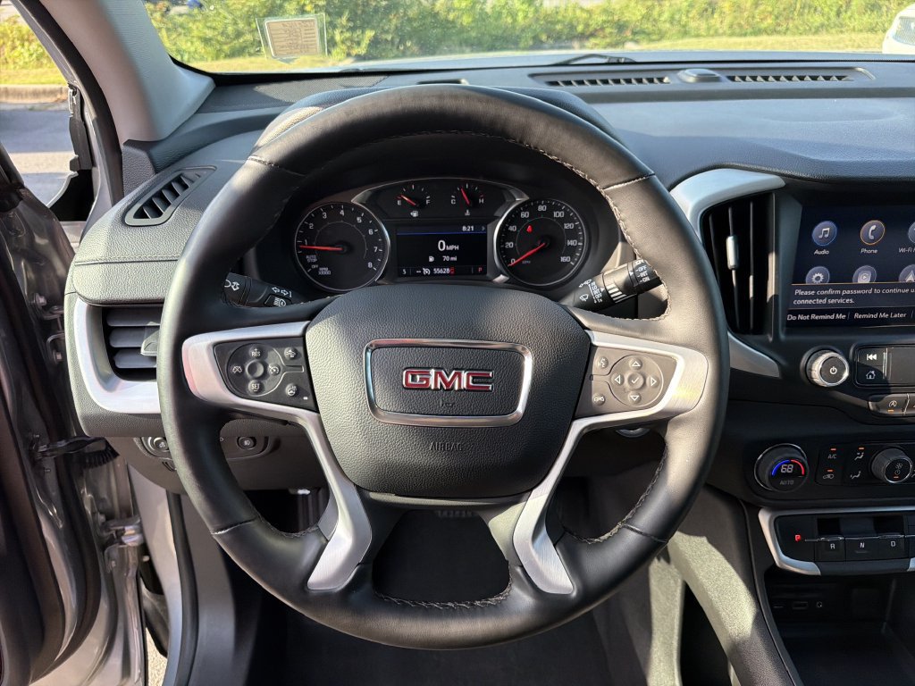 Used 2024 GMC Terrain SLT AWD/4WD image 24