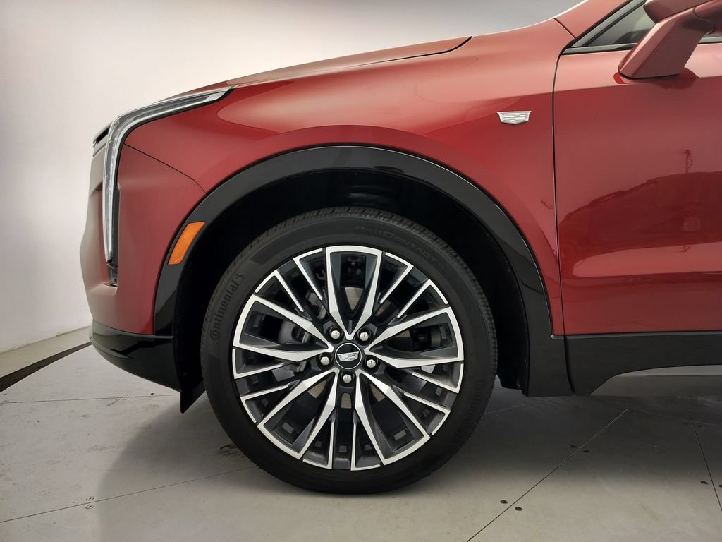 Used 2025 Cadillac XT4 Sport FWD image 6